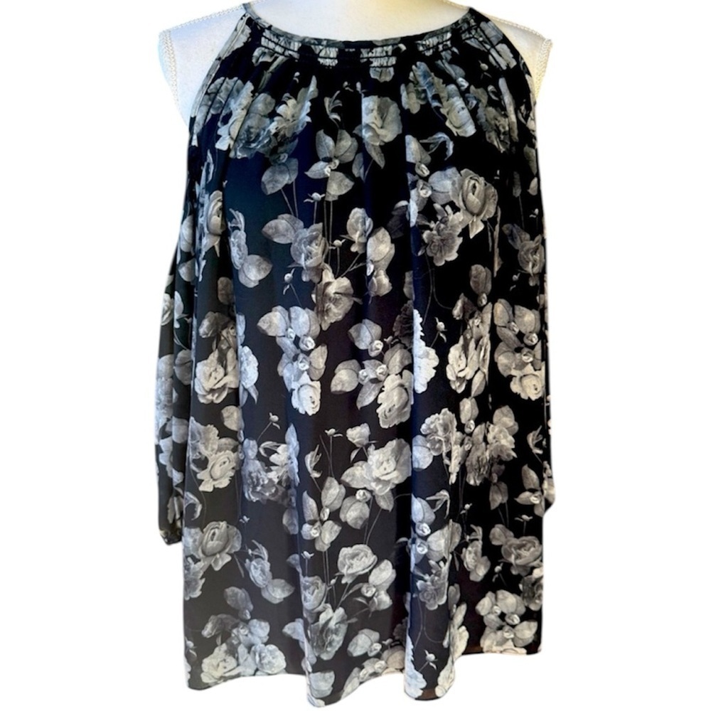 Max studio medium cold shoulder, long sleeve, ladies, blouse, excellent cond M - Picture 2 of 13